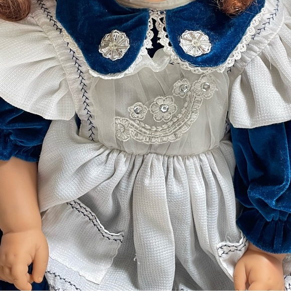 William Tung 2002 Collectible Doll From Tuss Curly Red Hair - Picture 4 of 13